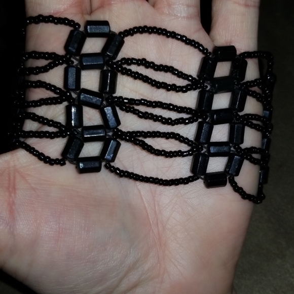 Black choker necklace - Picture 3 of 3